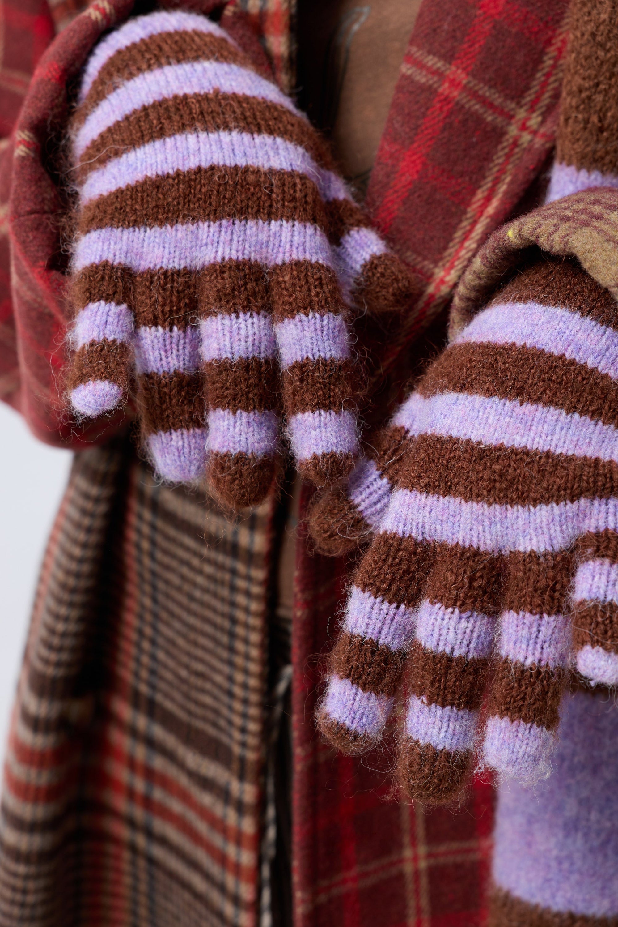 Mini Stripe Mittens in Bruise/Brown