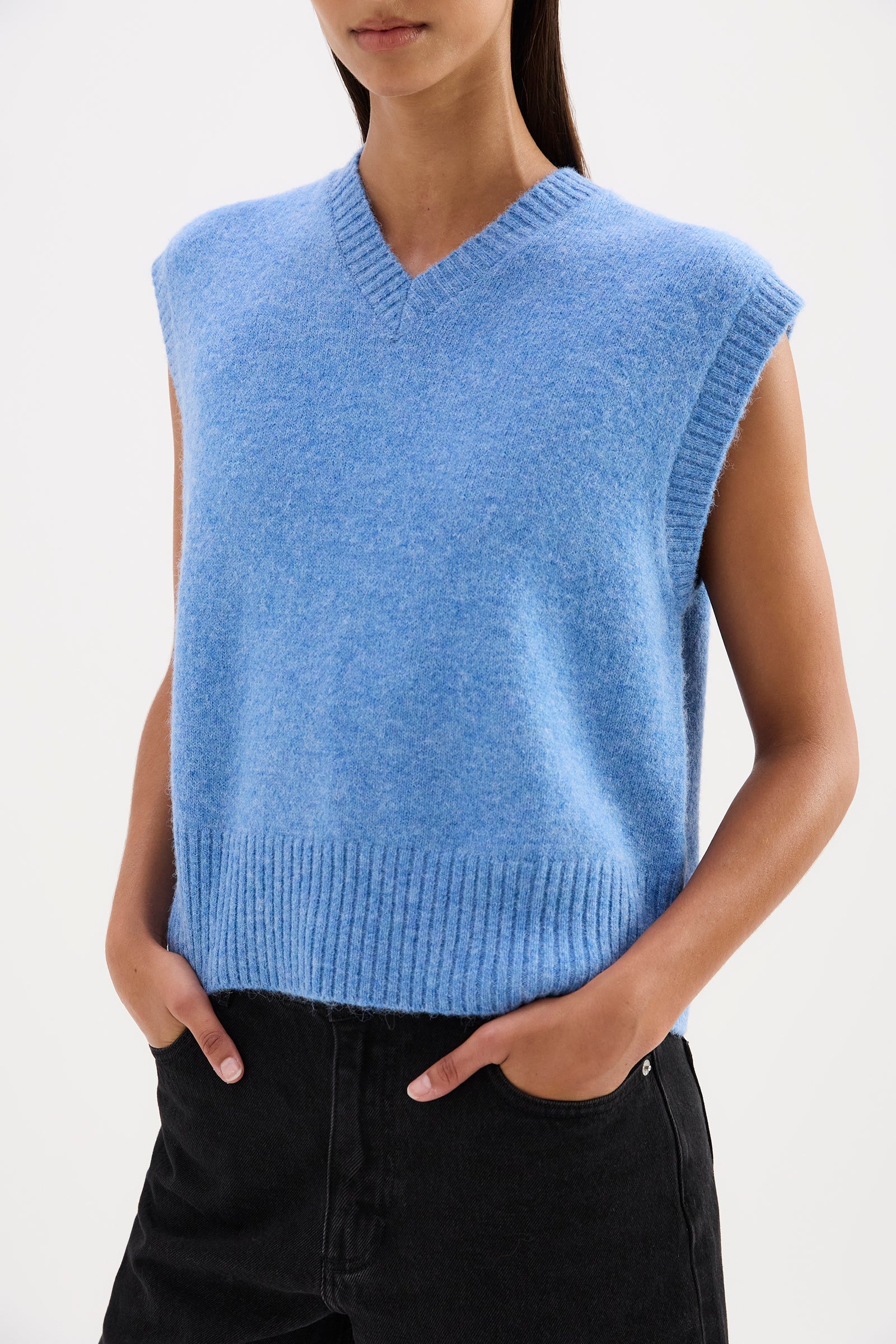 Devian Knit Vest Polar Blue