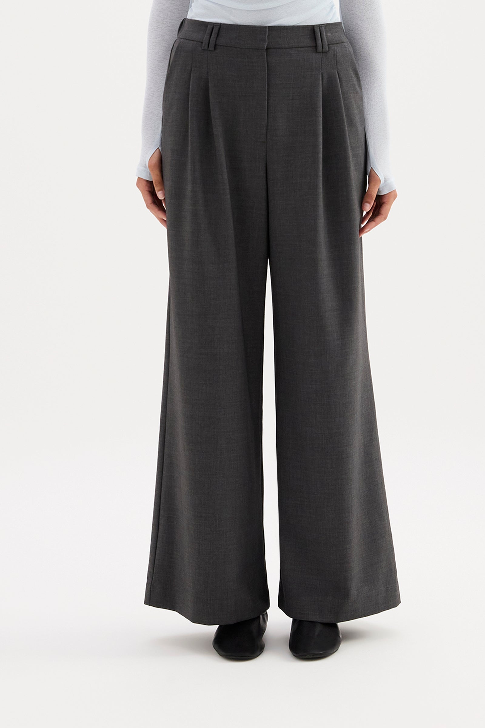 Ivon Pant Shadow