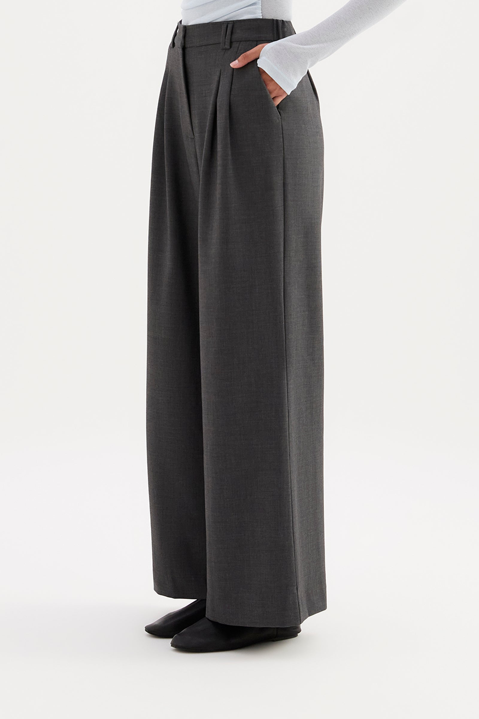 Ivon Pant Shadow