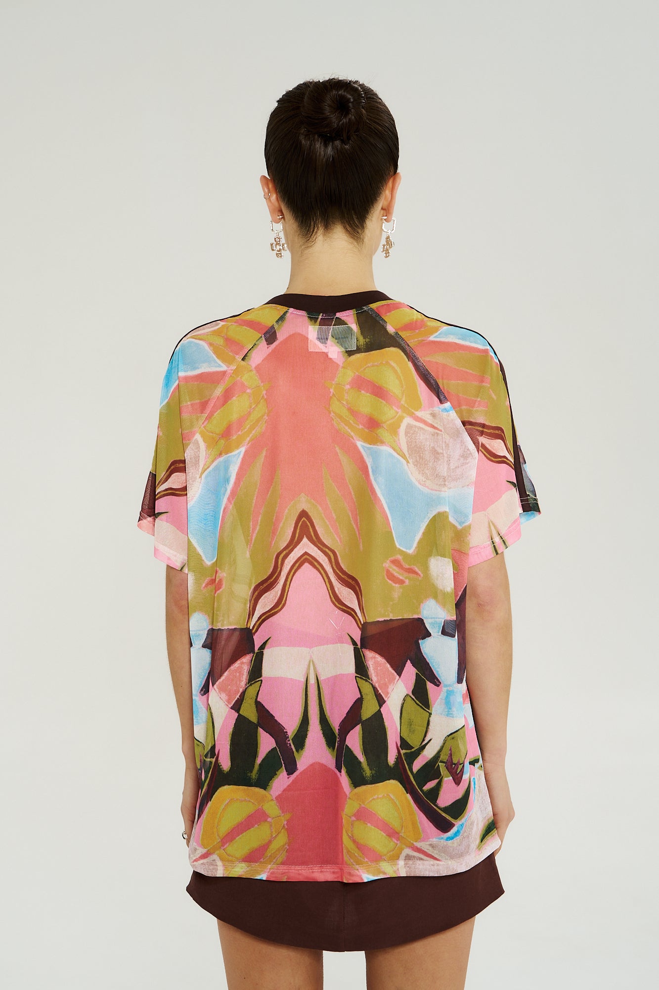 V Neck Mesh Tee Wonderland