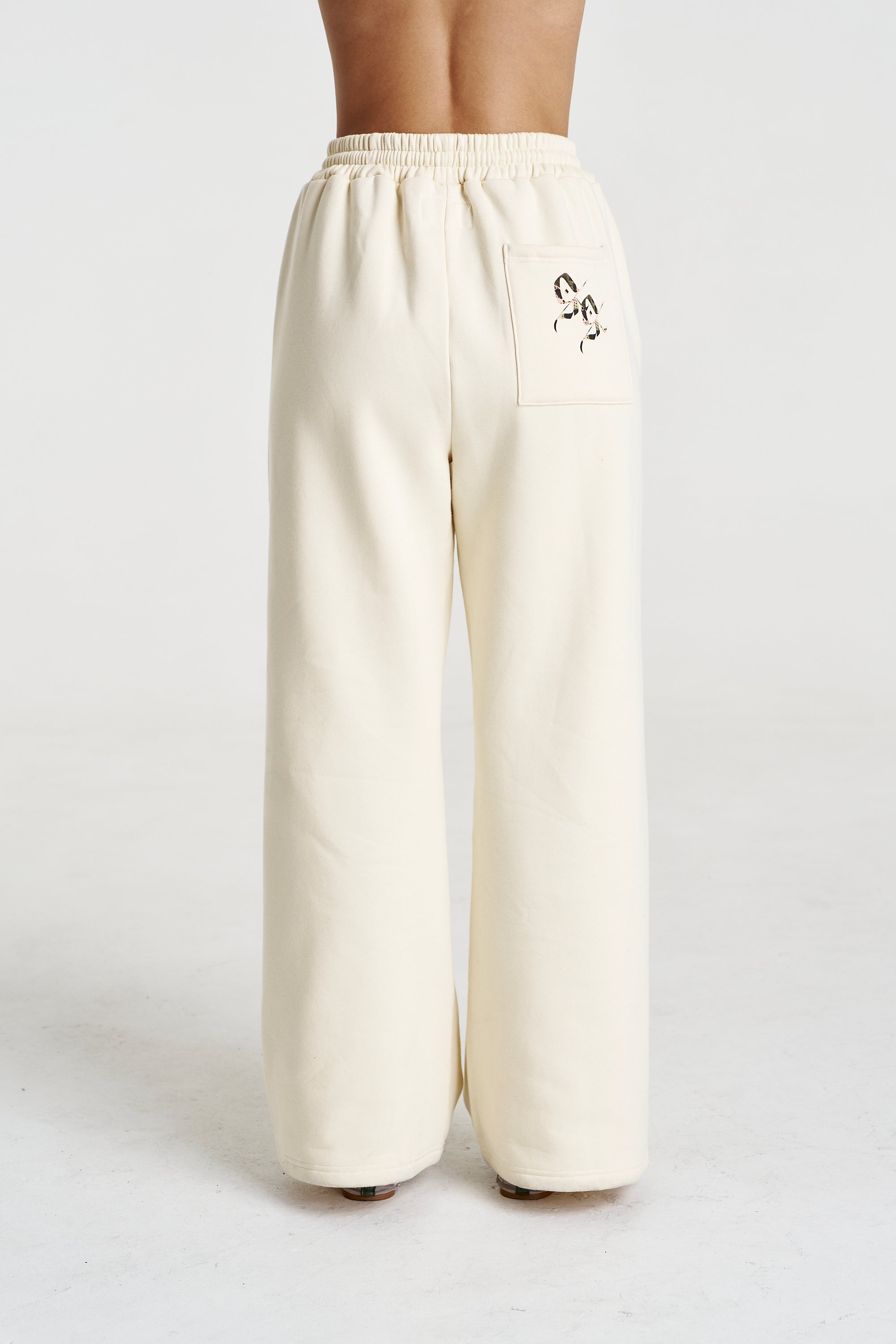 Motif Trackpant Vanilla